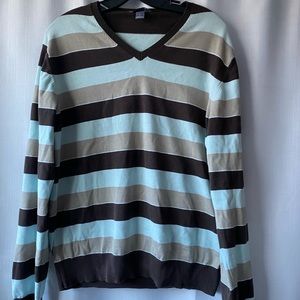 H&M v-neck sweater skater